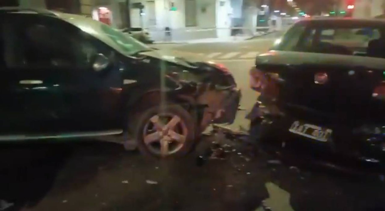 Choque entre dos autos en Balvanera Choque entre dos autos en Balvanera