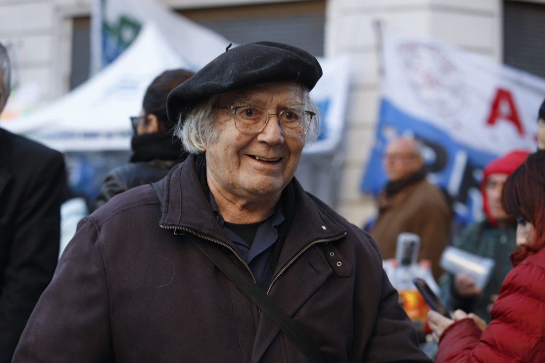 Adolfo Pérez Esquivel en Plaza de Mayo durante la protesta