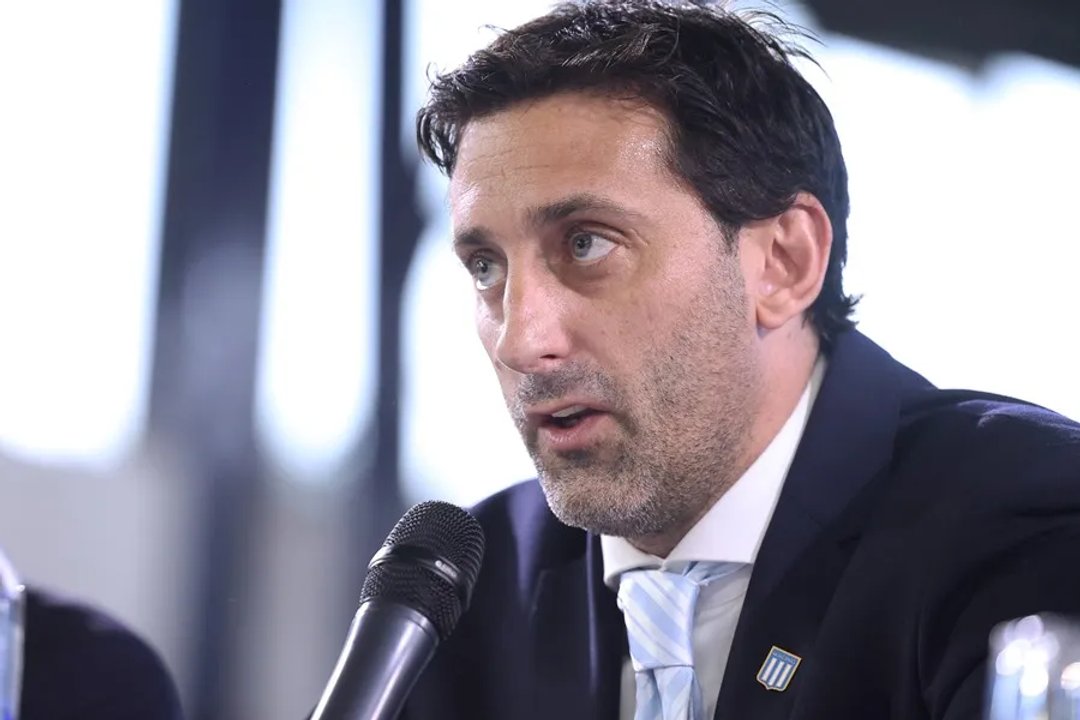 Diego Milito denuncia arbitrajes injustos tras la eliminación de Racing