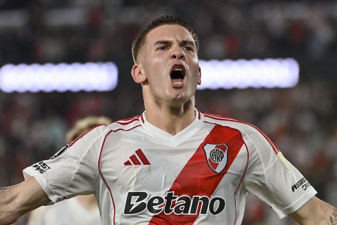 El emotivo gesto de Franco Mastantuono con los chicos de la pensión de River