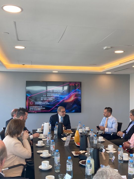 Jorge Argüello lo expresó en un encuentro de prensa y ejecutivos de empresas.