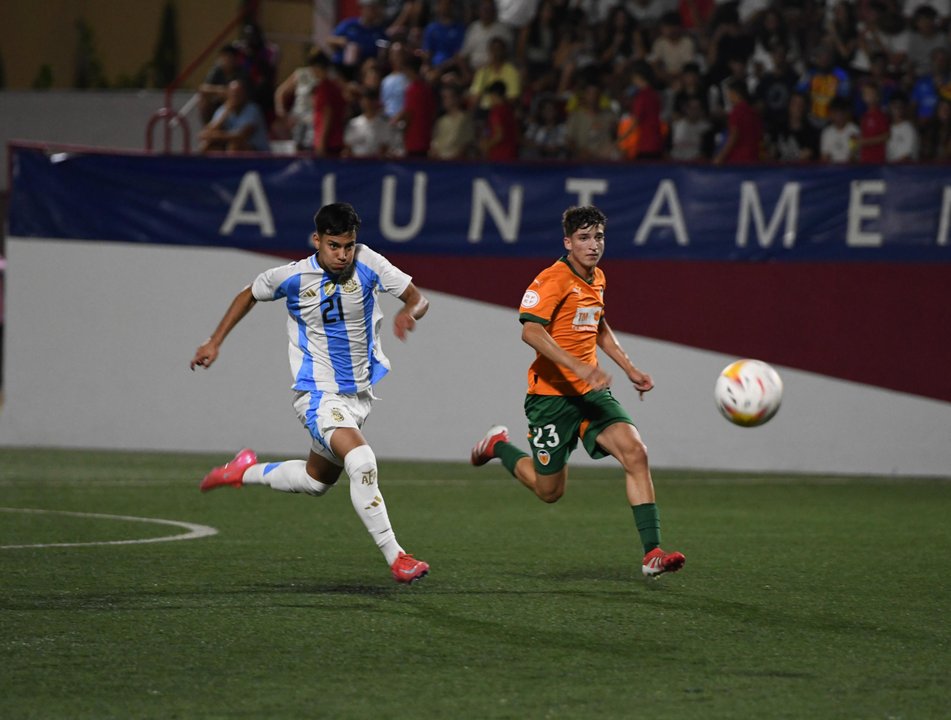 Argentina logró una remontada clave ante Valencia y avanzó a semifinales en L’Alcúdia