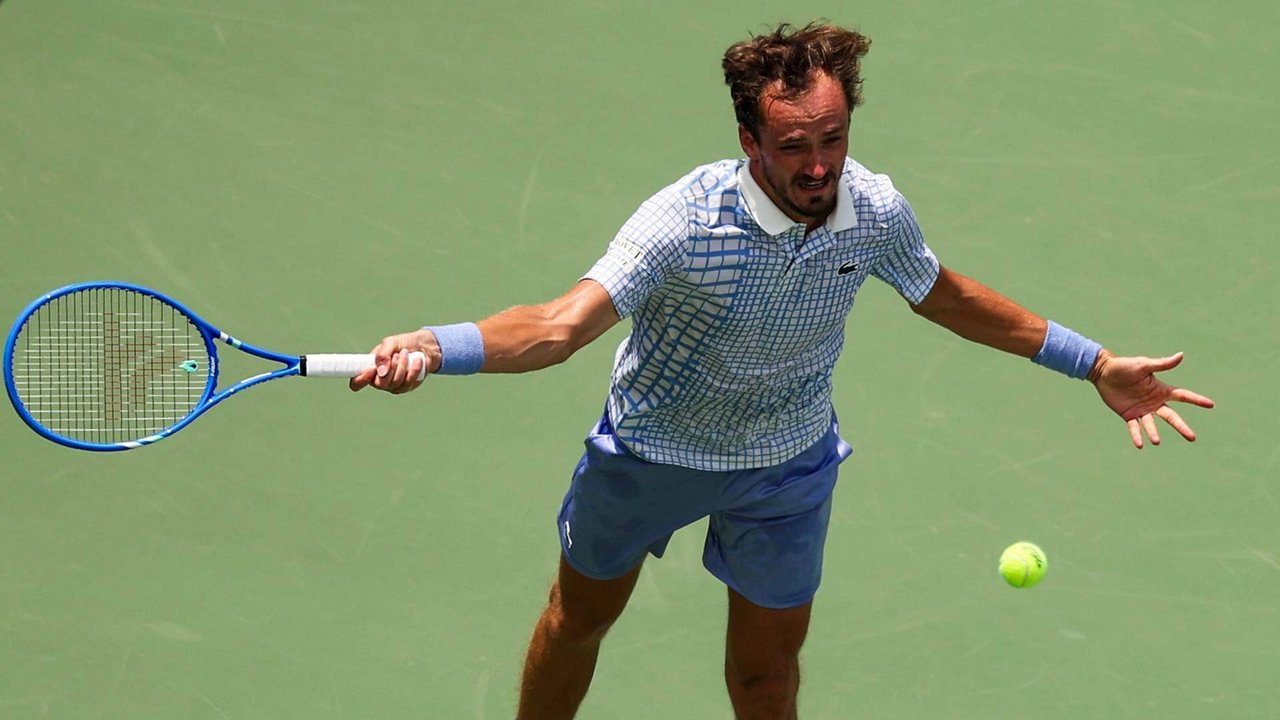 Daniil Medvedev avanzó a los cuartos de final del ATP de Washington