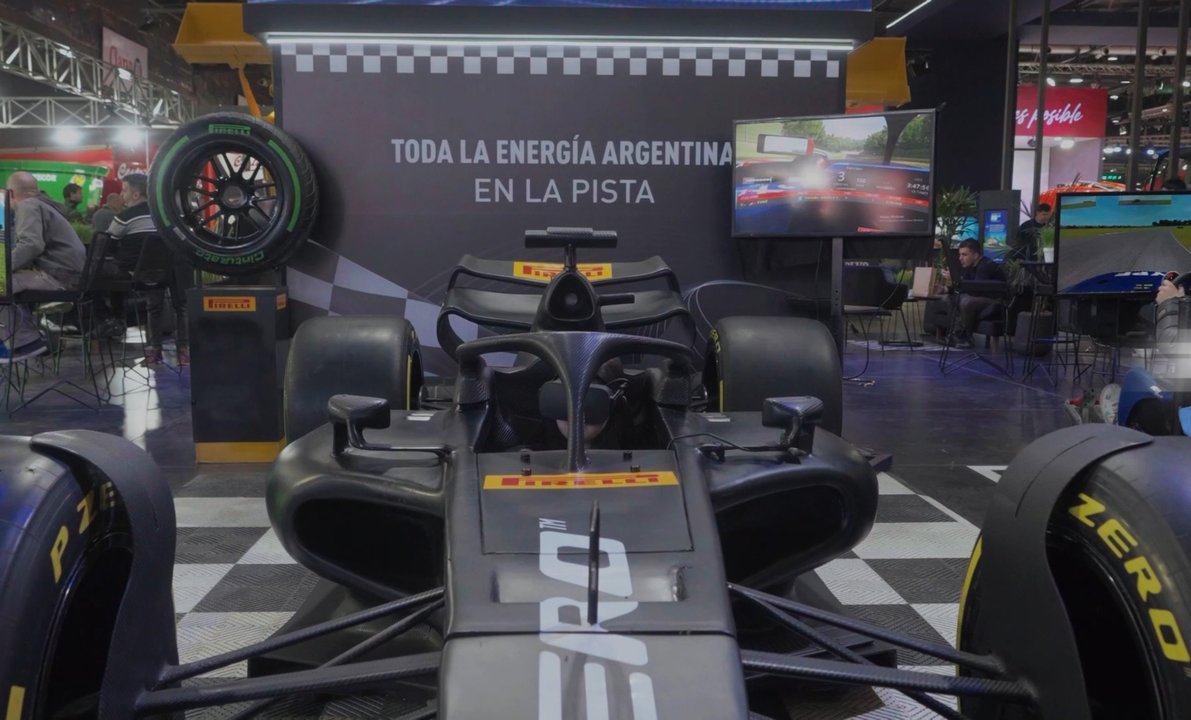 YPF lleva el TC2000 a La Rural: Matías Rossi y los Pernía correrán contra el público en simuladores