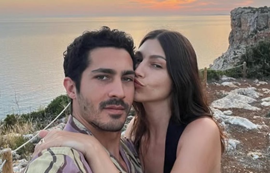 Úrsula Corberó con Dante en brazos, hijo de Chino Darín