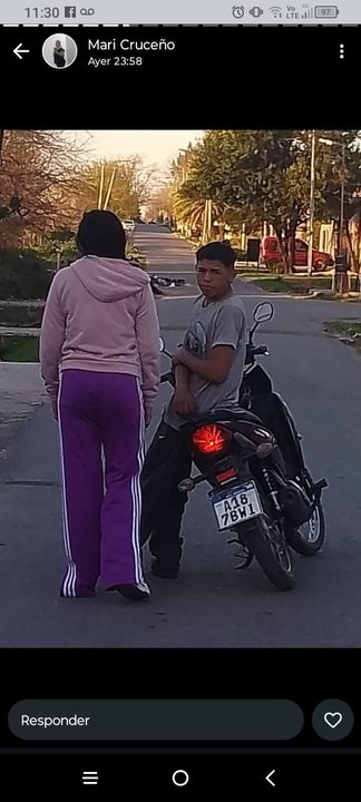 Los Hornos: dos nenas heridas tras ser atropelladas por un adolescente que hacía “wheelie” en moto