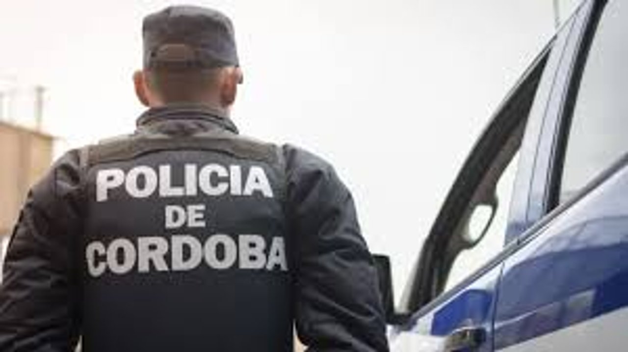 Córdoba: secuestraron dólares y un camión tras el robo de seis toneladas de soja Córdoba: secuestraron dólares y un camión tras el robo de seis toneladas de soja