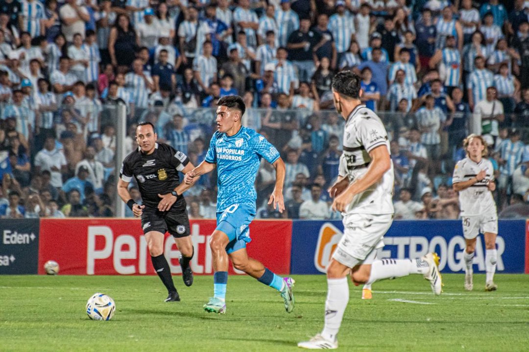 Atlético Tucumán le ganó a Platense y sueña con la clasificación a los playoffs del Torneo Clausura Atlético Tucumán le ganó a Platense y sueña con la clasificación a los playoffs del Torneo Clausura