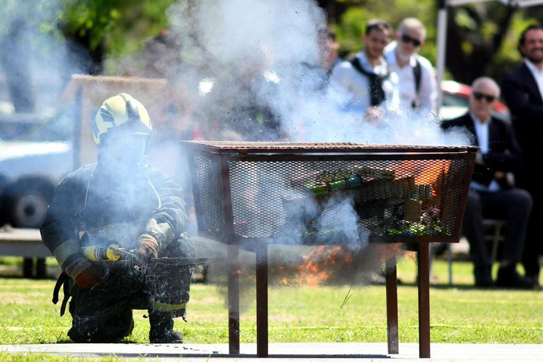 Los Bomberos de la Ciudad realizaron una capacitación nuevas formas de incendios Los Bomberos de la Ciudad realizaron una capacitación nuevas formas de incendios