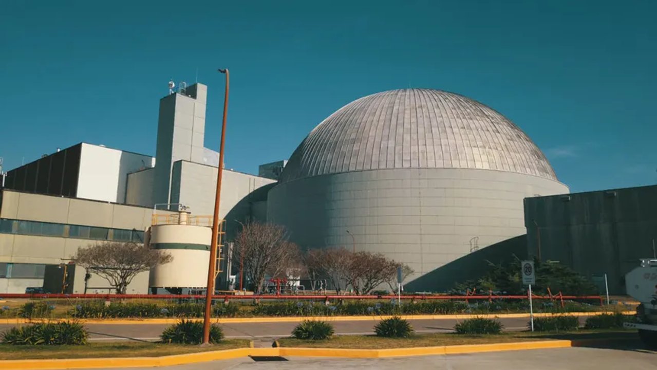 Nucleoeléctrica generó más de 4,4 millones de MWh en el primer semestre y avanzó con la exportación de servicios nucleares