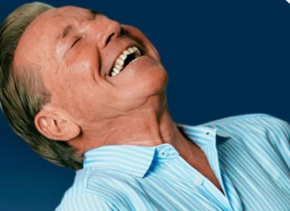 "¡Otra final!": El emotivo festejo de Ricardo Montaner con la camiseta argentina tras el triunfo ante Inglaterra