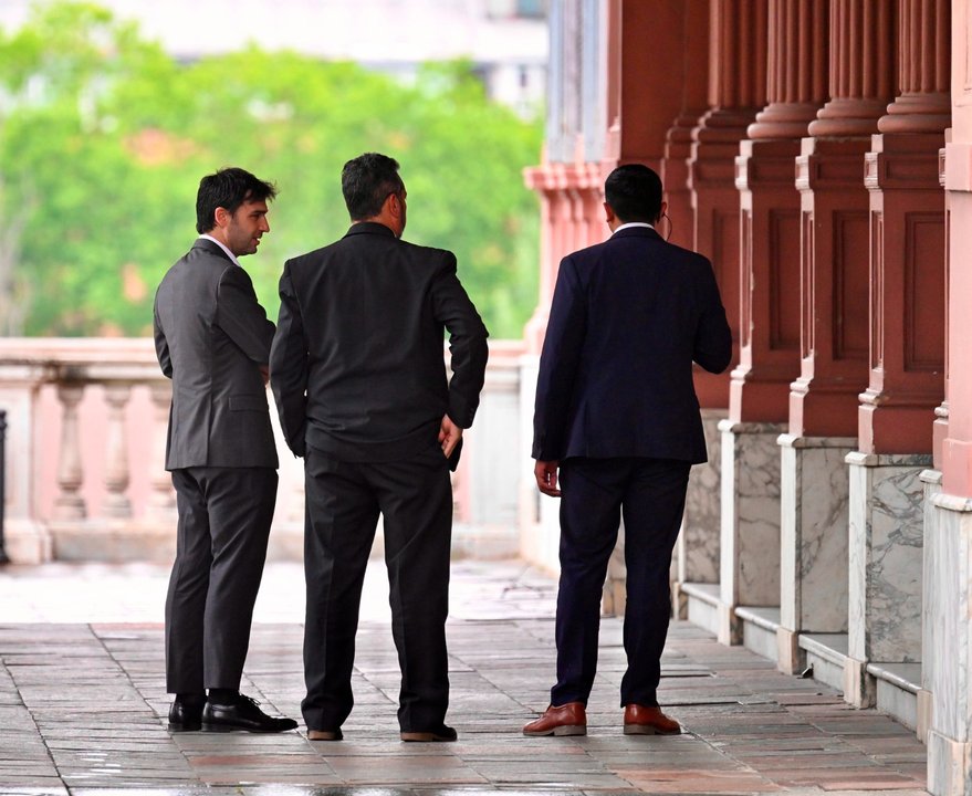 Santilli está reunido con el gobernador Ignacio Torres y luego recibe a Jalil