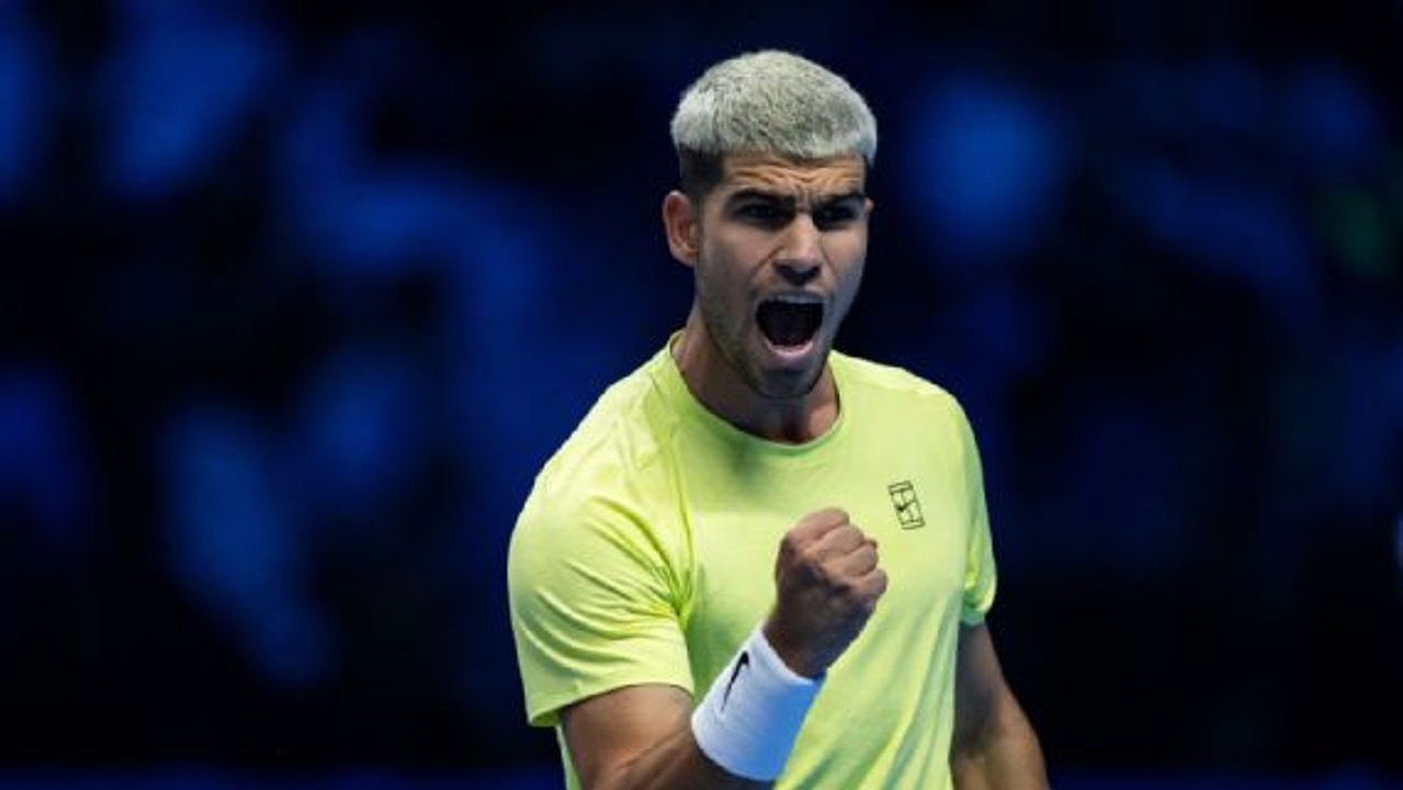 Alcaraz debutó con un triunfo ante De Miñaur en ATP Finals 2025