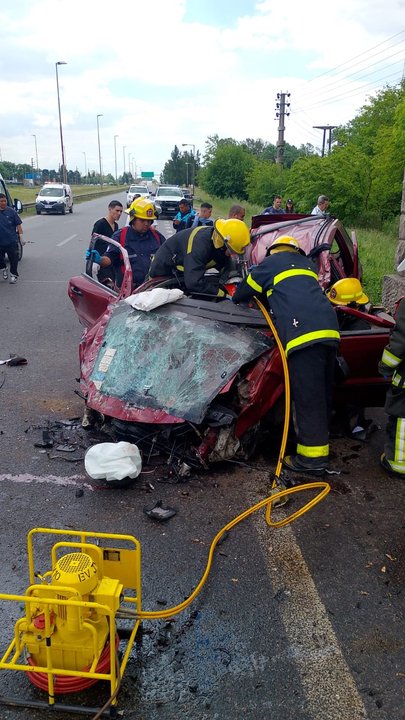 Un muerto y un herido grave tras un violento choque en Ruta 36