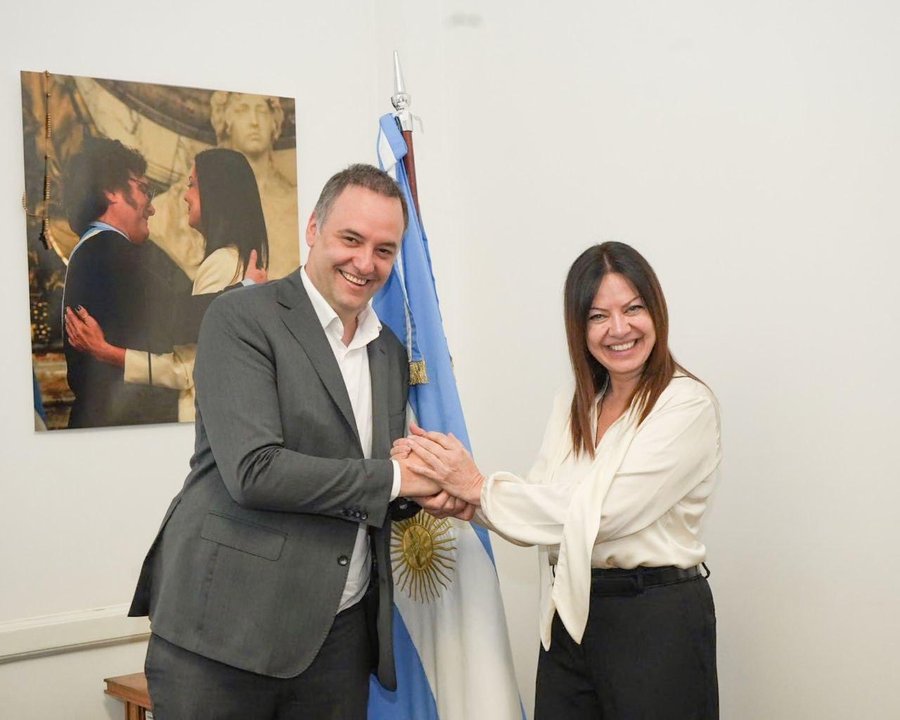 Manuel Adorni se reúne mano a mano con ministros y encabezará reuniones de Gabinete