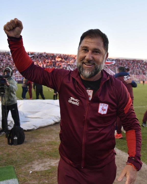 El DT de Morón Walter Otta fue sancionado antes de la semifinal por el ascenso por declaraciones falsas