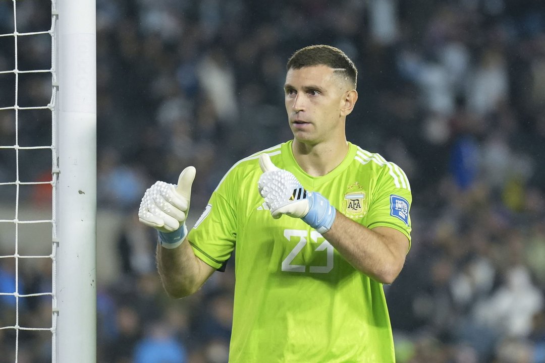 La razón por la que no juega el “Dibu” Martínez en el amistoso entre la Selección argentina y Angola