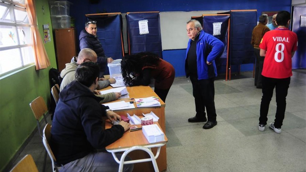 🔴Elecciones en Chile EN VIVO: quién ganó, boca de urna, mesa y local de votación, papeletas