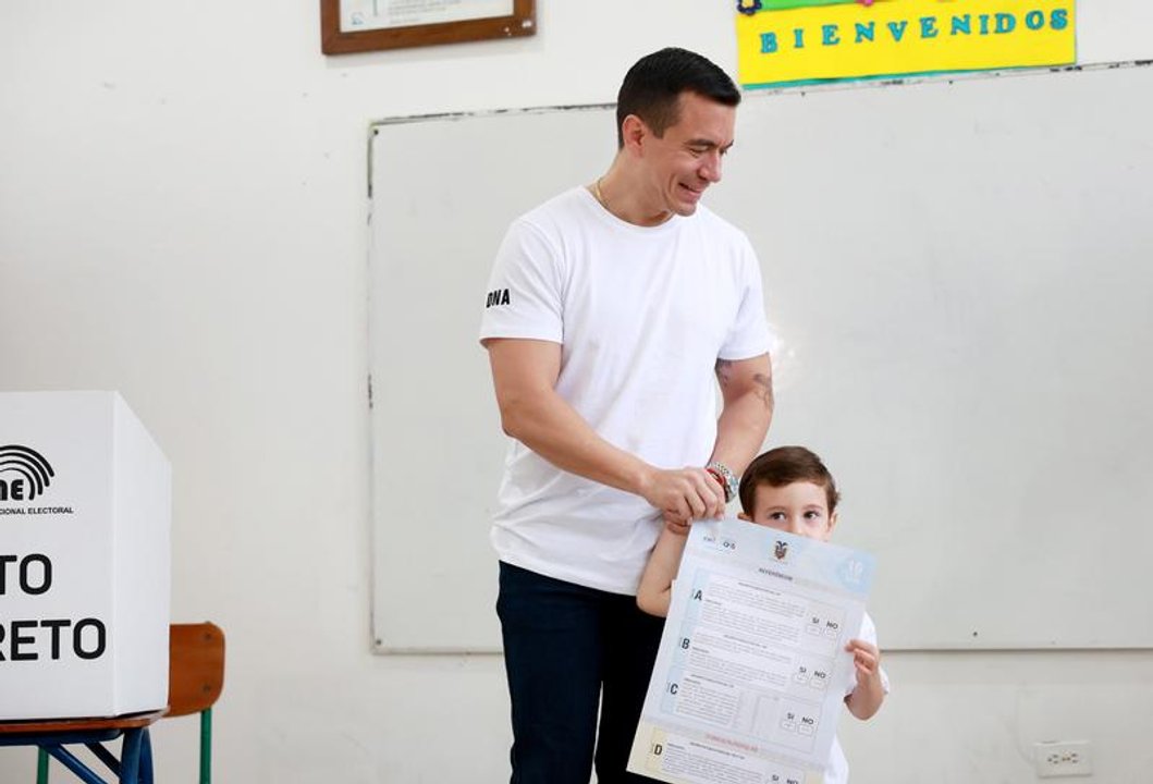 La participación supera el 41 por ciento en el referendo de Ecuador