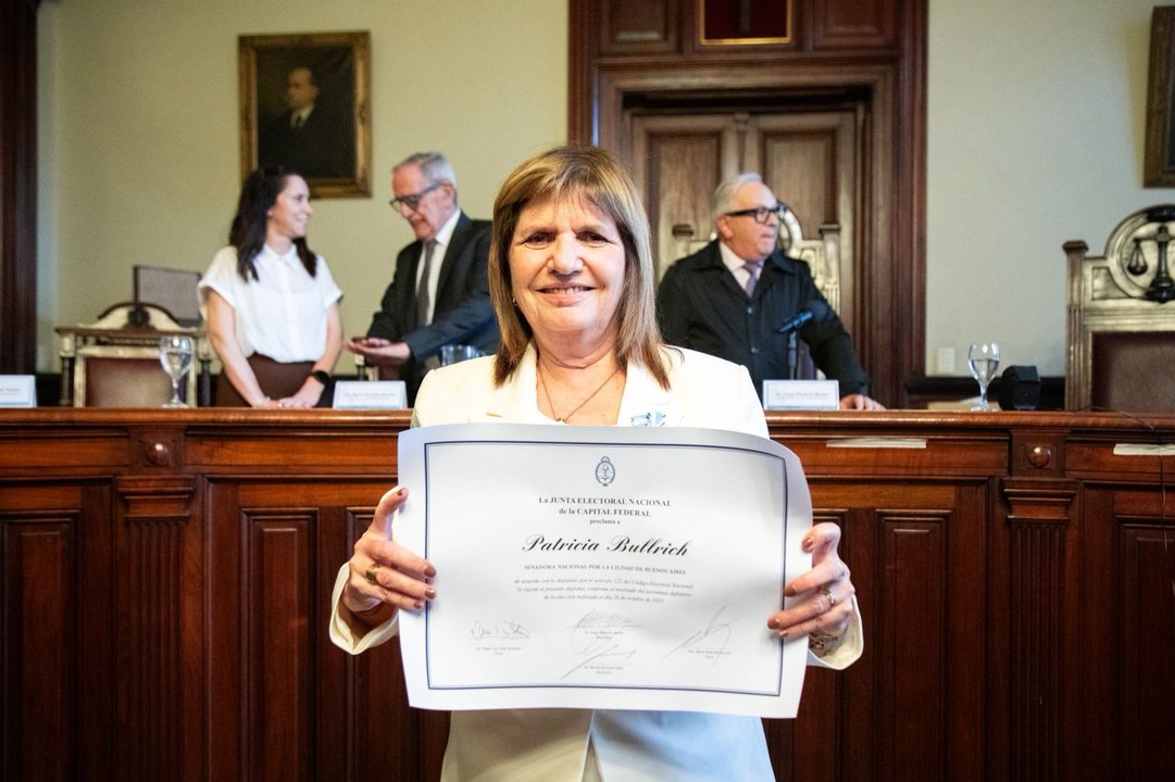 Senado: Victoria Villarruel le toma juramento a los nuevos legisladores Senado: Victoria Villarruel le toma juramento a los nuevos legisladores