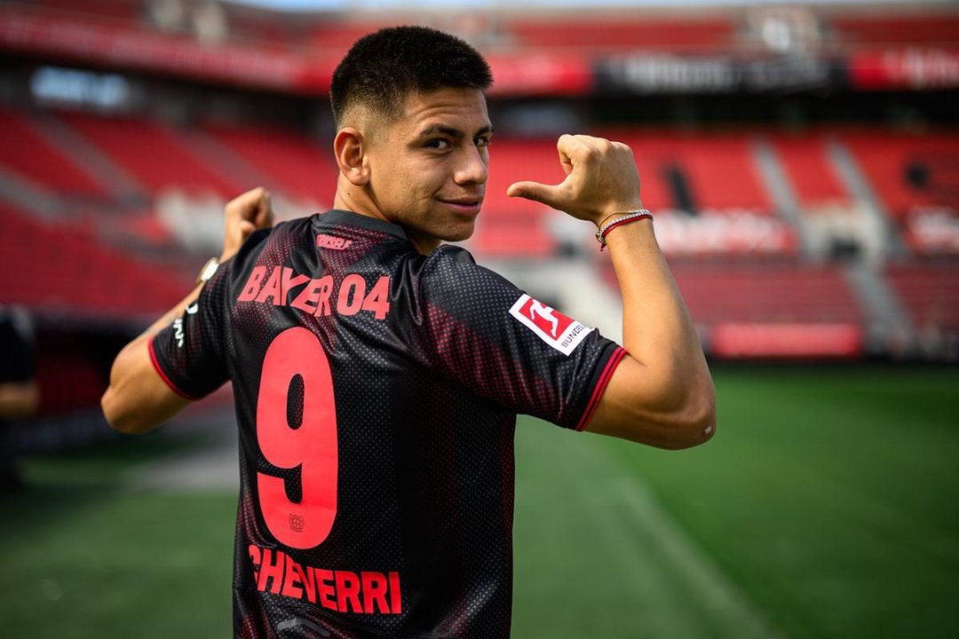 Claudio Echeverri se une al Benfica a préstamo desde el Manchester City