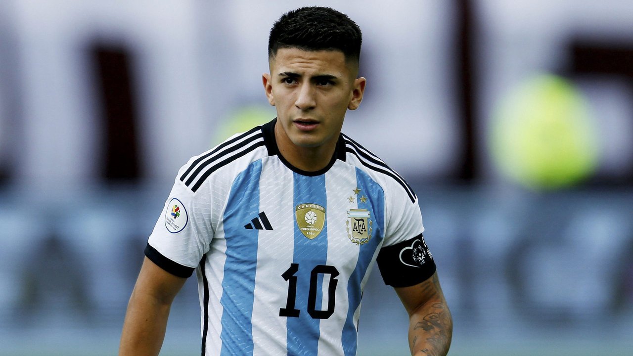 Thiago Almada fue consultado por River y dejó una frase que alimentó los rumores