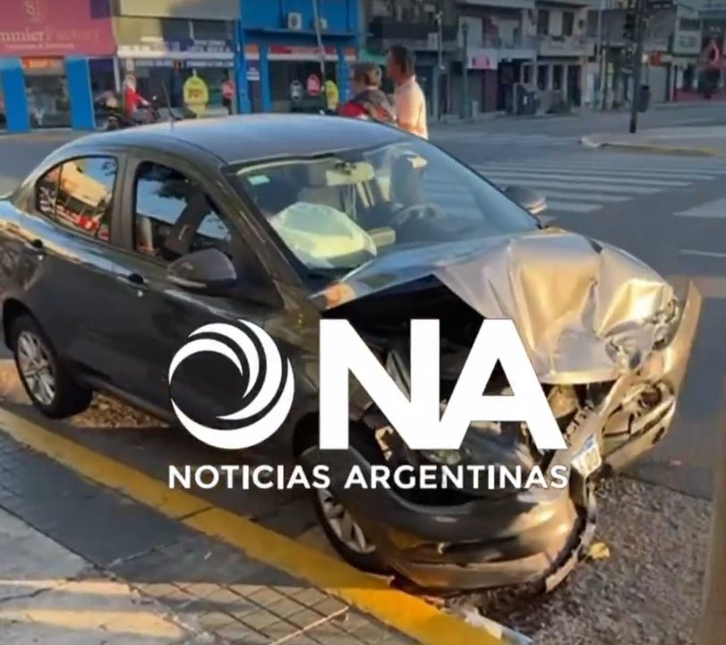 Choque entre dos autos en el cruce de Nazca y Beiró, en Agronomía