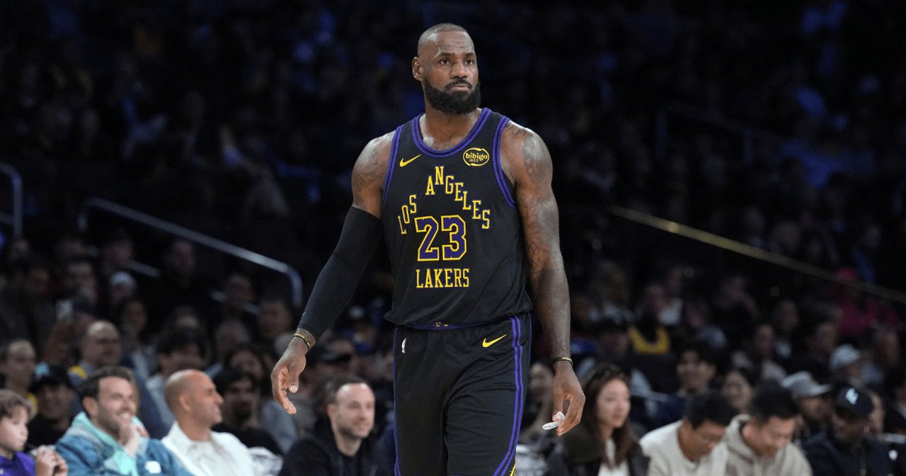 LeBron James firmó con Philadelphia y cobrará casi 50 millones de dólares menos que en los Lakers