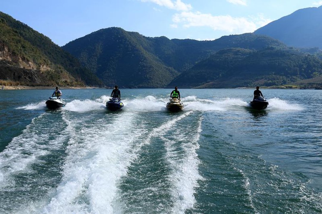 Turistas disfrutan de destinos naturales durante el verano 2026