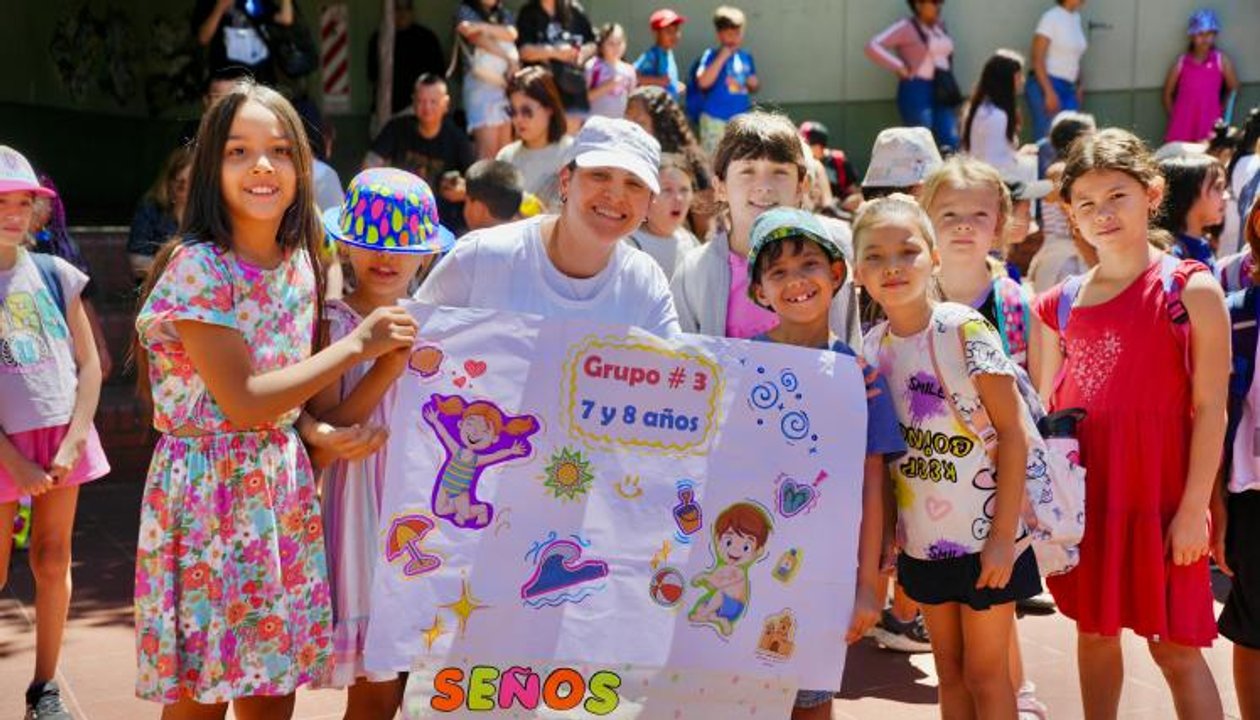 Chicos y chicas participan de actividades de verano del programa Vacaciones en la Escuela en la Ciudad de Buenos Aires