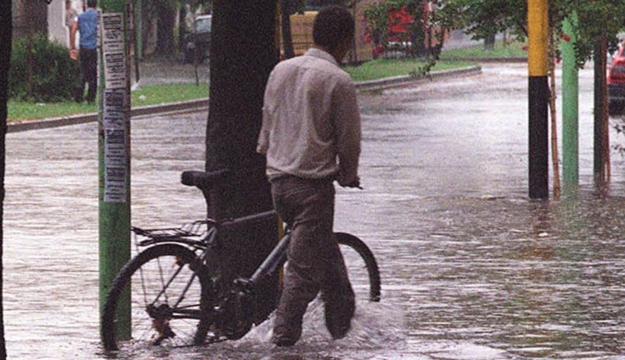Calles anegadas y daños por fuerte tormenta en el Valle de Lerma, Salta