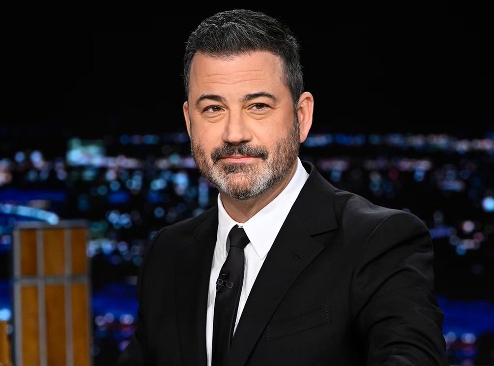 Jimmy Kimmel durante su programa de TV realizando un monólogo crítico sobre Donald Trump
