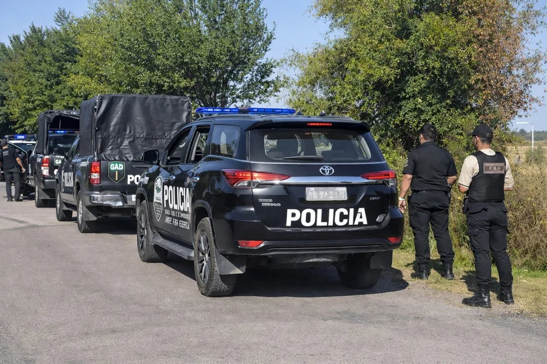 Operativo policial preventivo ante posible toma de terrenos en Ezeiza