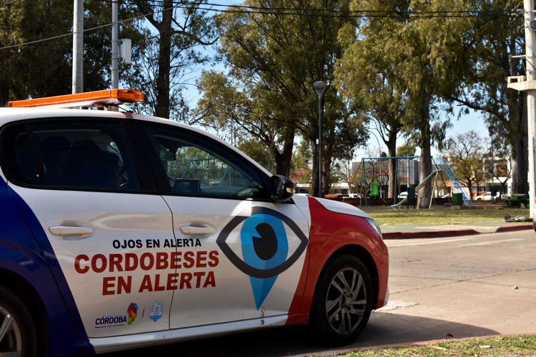 Vecinos conectados al programa Cordobeses en Alerta en Córdoba