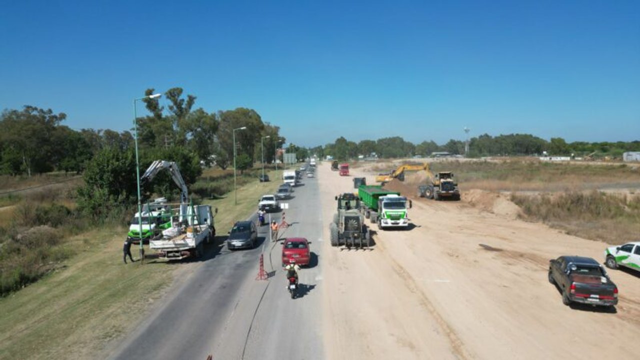Obras viales en el Camino Rivadavia en Ensenada