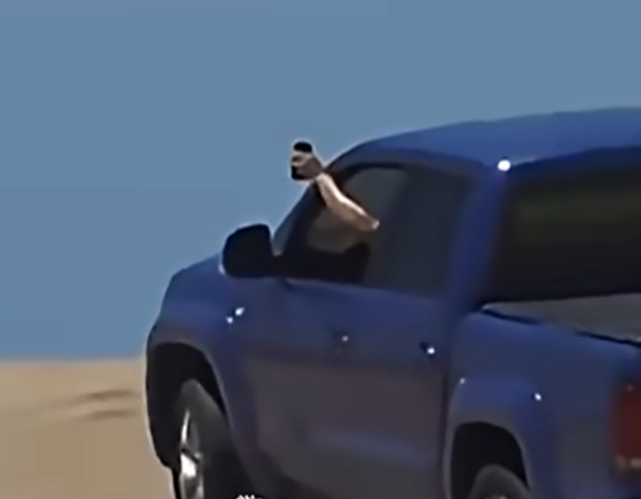 Sancionan a un hombre por filmar con un celular mientras conducía su camioneta