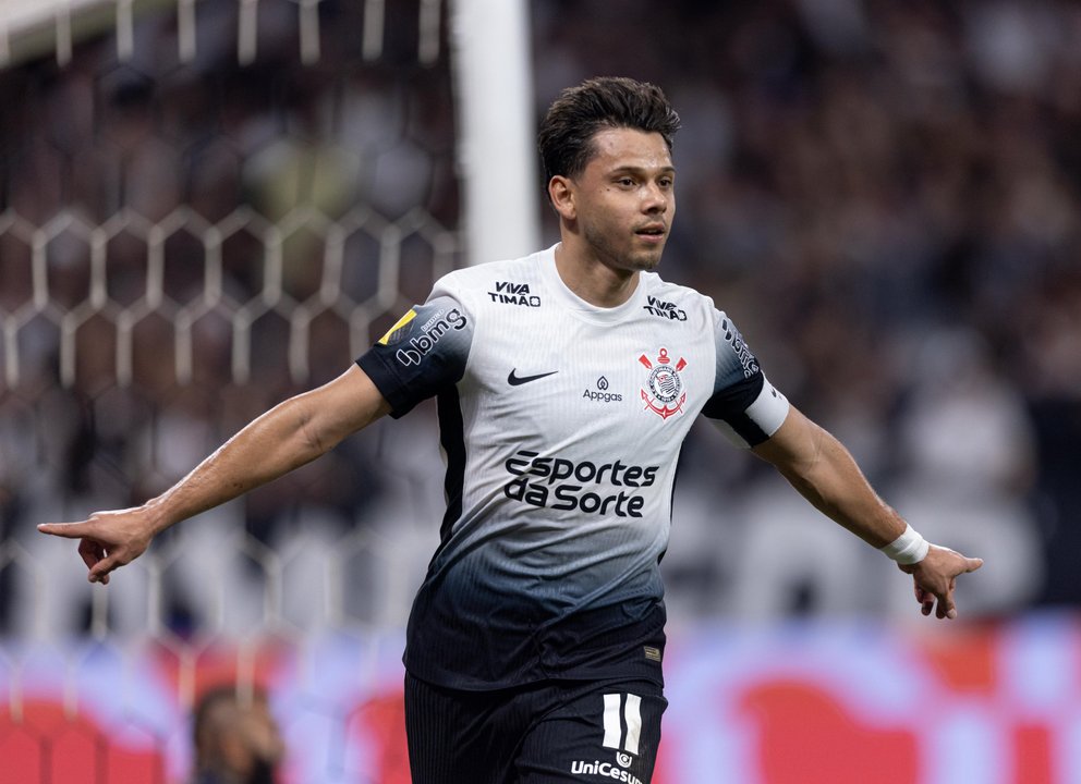 Ángel Romero con la camiseta de Corinthians en un partido oficial