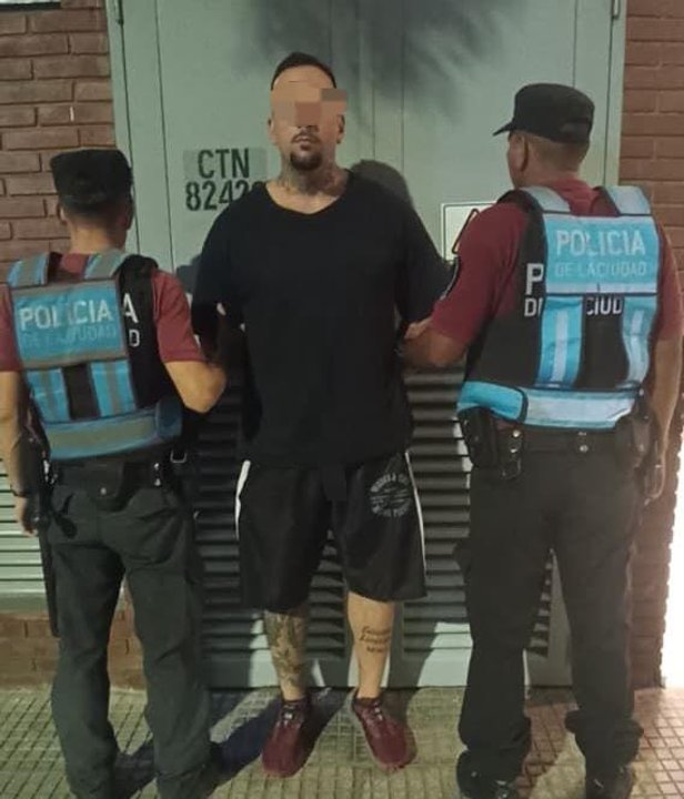 Vehículo secuestrado en operativo policial en Villa Pueyrredón