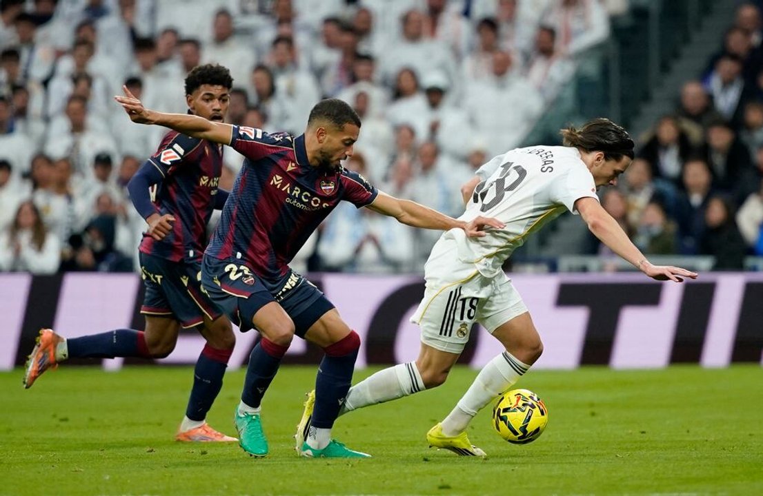 Levante y Elche se enfrentan por la fecha 21 de LaLiga de España