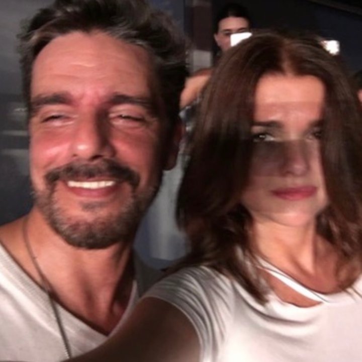 Araceli González junto a Fabián Mazzei