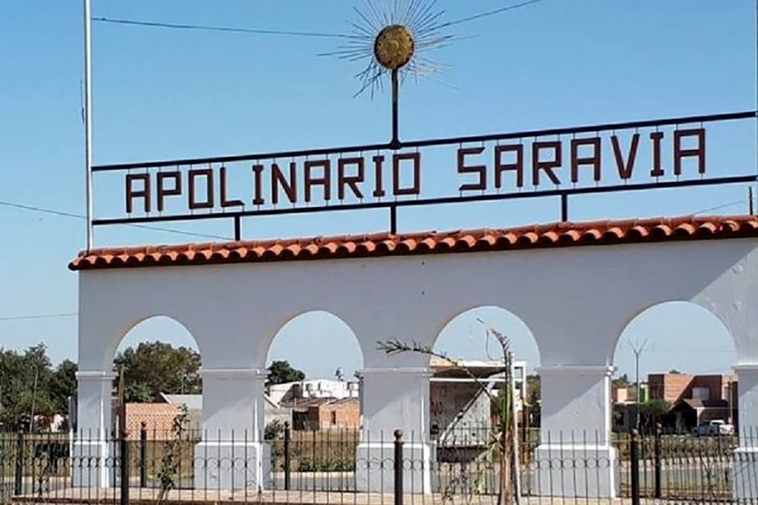 Fachada de un comercio en Apolinario Saravia, Salta