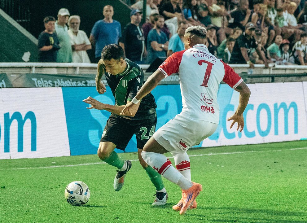 Banfield y Huracán empatan en el Florencio Solá