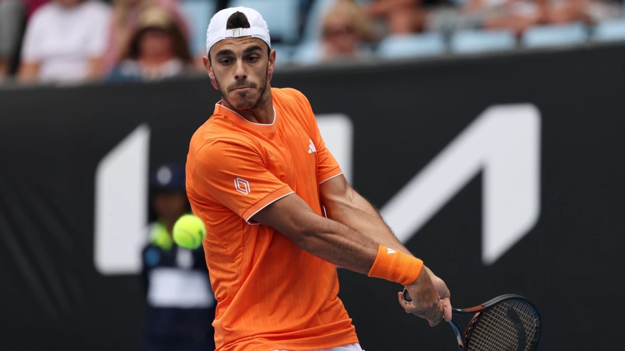 Juan Manuel Cerúndolo celebra su victoria en el Abierto de Australia