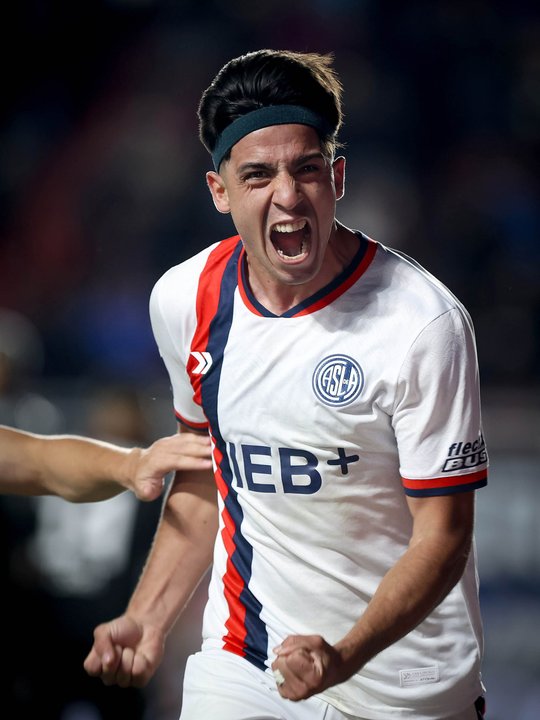 San Lorenzo y Lanús se enfrentan en el Nuevo Gasómetro