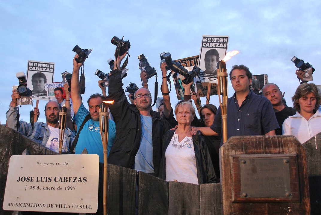 Familiares, amigos y colegas recuerdan a José Luis Cabezas en un nuevo aniversario de su asesinato