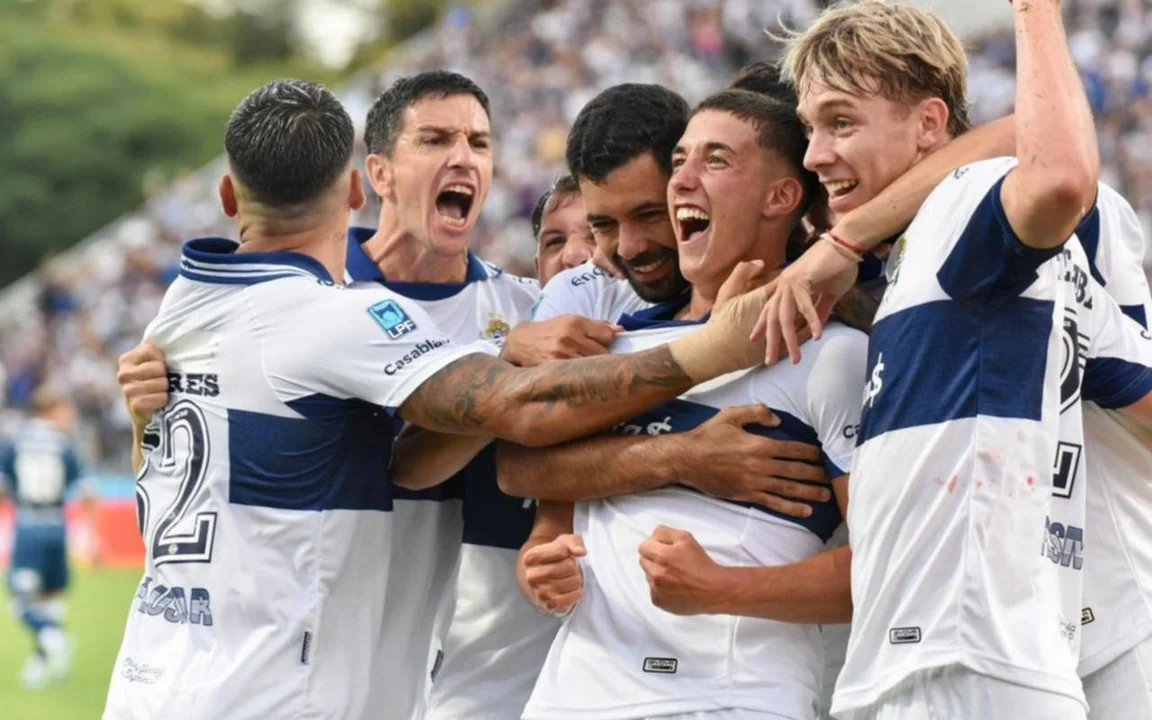 Gimnasia celebra el triunfo ante Racing en el Bosque