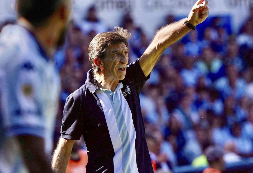 Gustavo Costas durante el partido entre Racing y Gimnasia