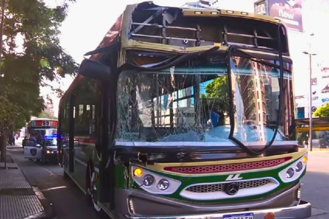 Choque de colectivos de la línea 59 en Palermo