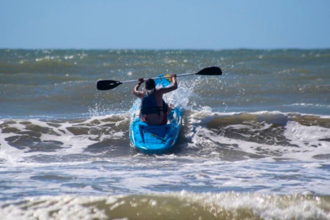 Sector de playa y muelle en Villa Gesell
