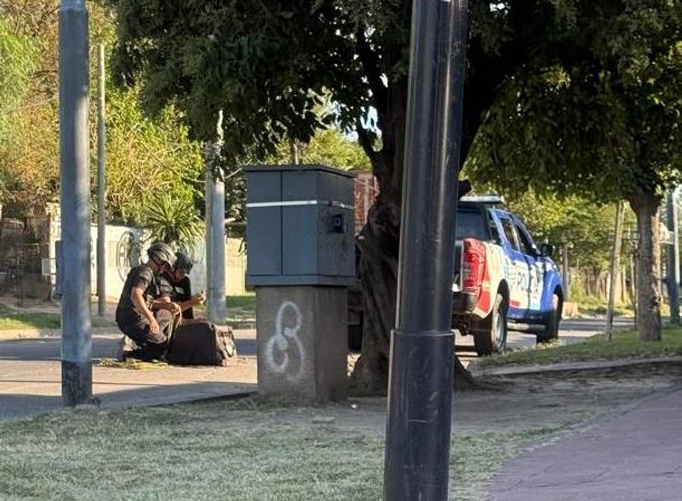 Operativo policial en barrio de Córdoba donde fue arrojada una granada